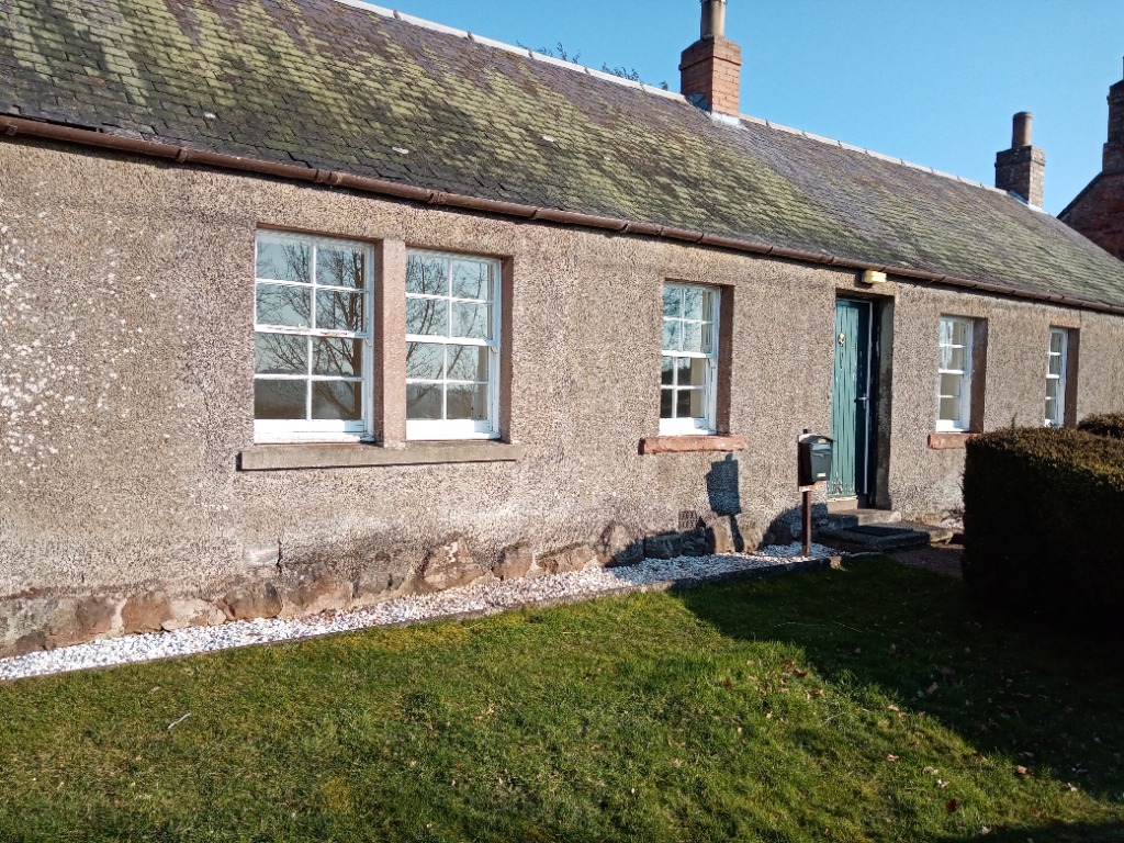 Whiteside - property photo 1